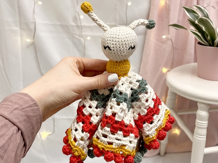 Häkelanleitung Amigurumi Baby Set Raupe | Rassel, Greifling, Schnuffeltuch