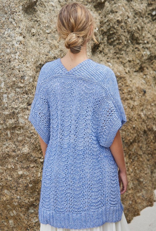 Hellblaue Weste mit Pfauenmuster - Bild 2