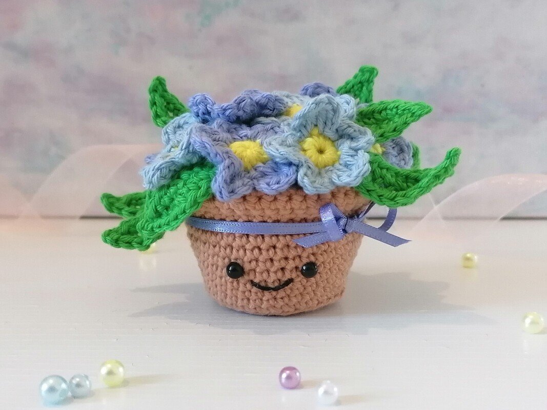 Pot of Forget-me-nots – Amigurumi Crochet Pattern for Gift & Home Decor