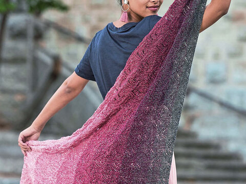 Dreieckstuch mit Streifen in Beerentönen