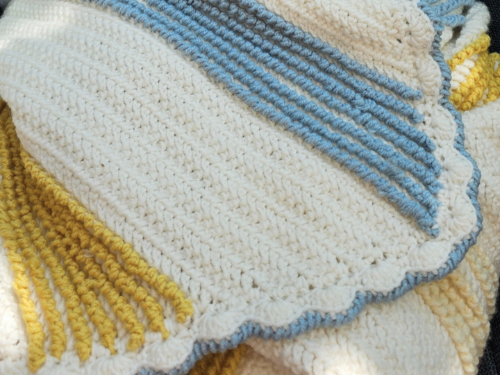 Babydecke häkeln - Einschlagdecke für Babyschale