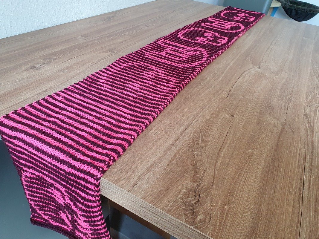 Totenkopf &amp; "Pommesgabel", Schal, Schattenstricken, Illusionsstricken,