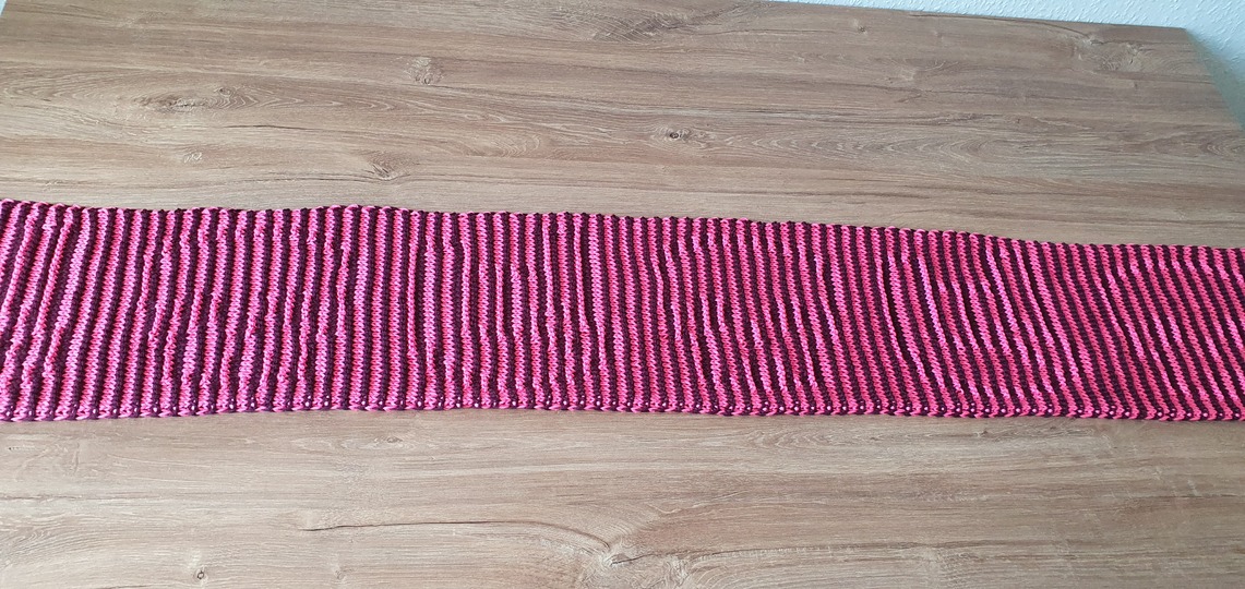 Totenkopf & "Pommesgabel", Schal, Schattenstricken, Illusionsstricken,