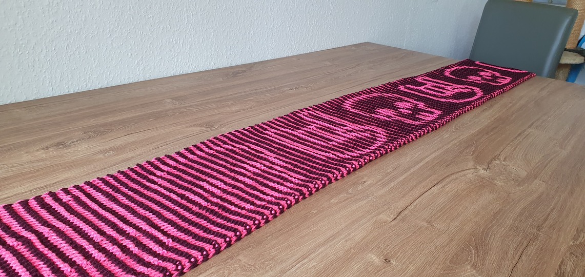 Totenkopf & "Pommesgabel", Schal, Schattenstricken, Illusionsstricken,