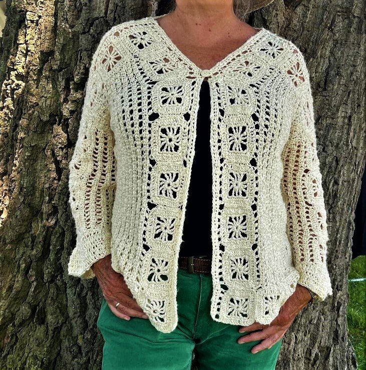 Jacke mit Grannys und Trompetenärmeln - Häkelanleitung - Bild 2