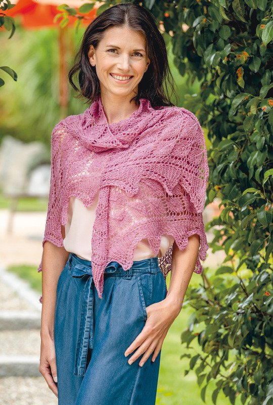 Gestricktes rosafarbenes Tuch im Ajourmuster - Bild 5