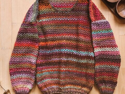 Leichter Pullover mit Herbstfarben und löchriger Struktur Häkelanleitung