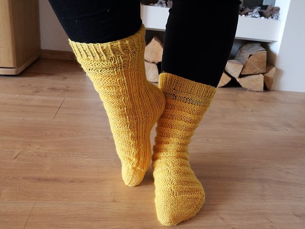 bananen socken stricken