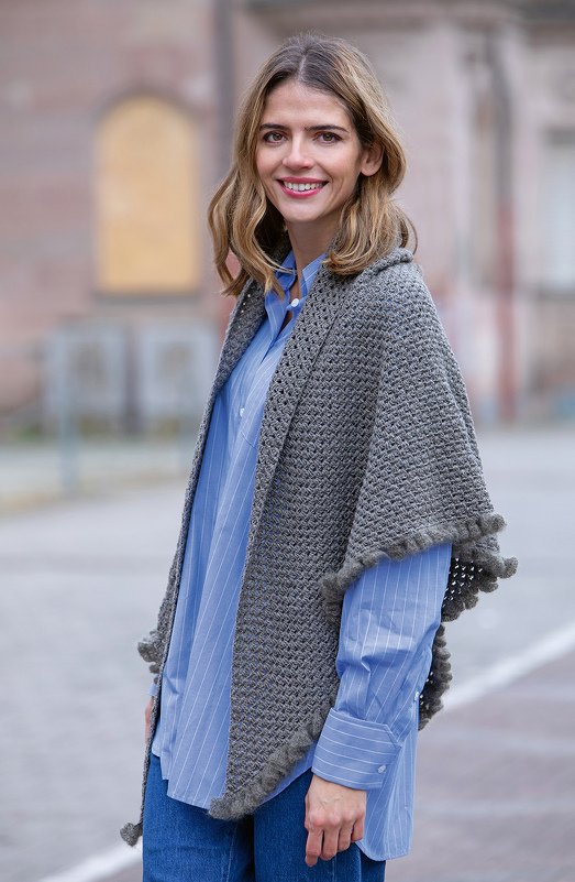 Dreieckstuch "Granny" mit kleiner, flauschiger Rüsche - Bild 7