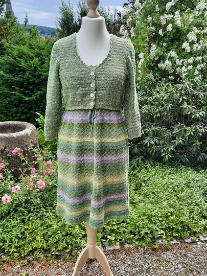 Gehäkelte Bolerojacke "Salvia"