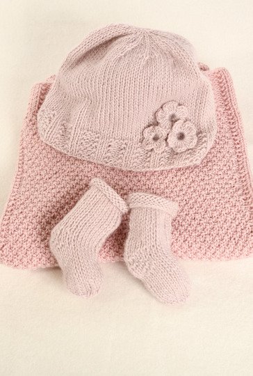 Strick-Set aus Pucksack, Mütze und Schuhen in Hellblau und Rosa fürs Baby