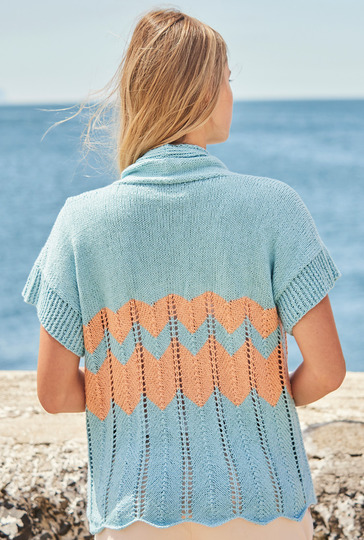 Kurzärmelige Jacke mit Zackenmuster in Türkis und Lachs