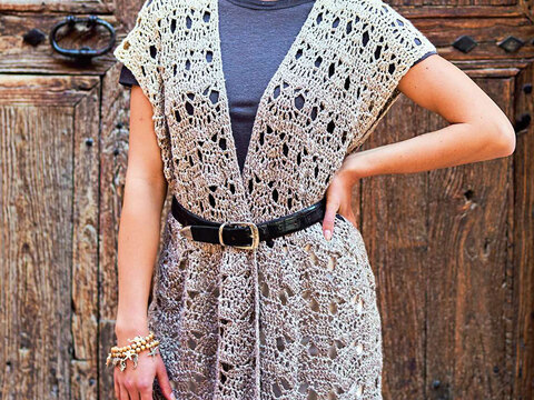 Häkelweste mit Farbverlauf in Grau