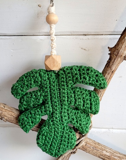 Crochet a Monstera Leaf Keychain – approx. 9 cm (EN & DE)