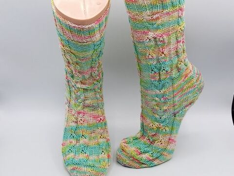 Sockenanleitung "Frühlingserwachen" für alle Sockengarne und Maschenzahlen