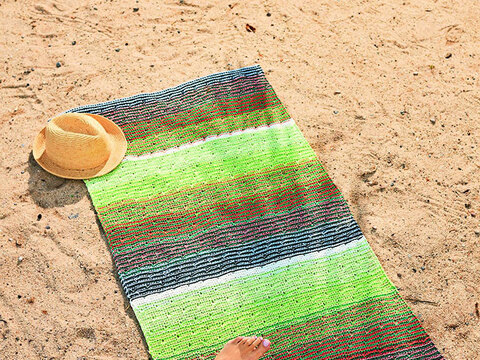 Strandtuch oder Picknickdecke in Sommerfarben