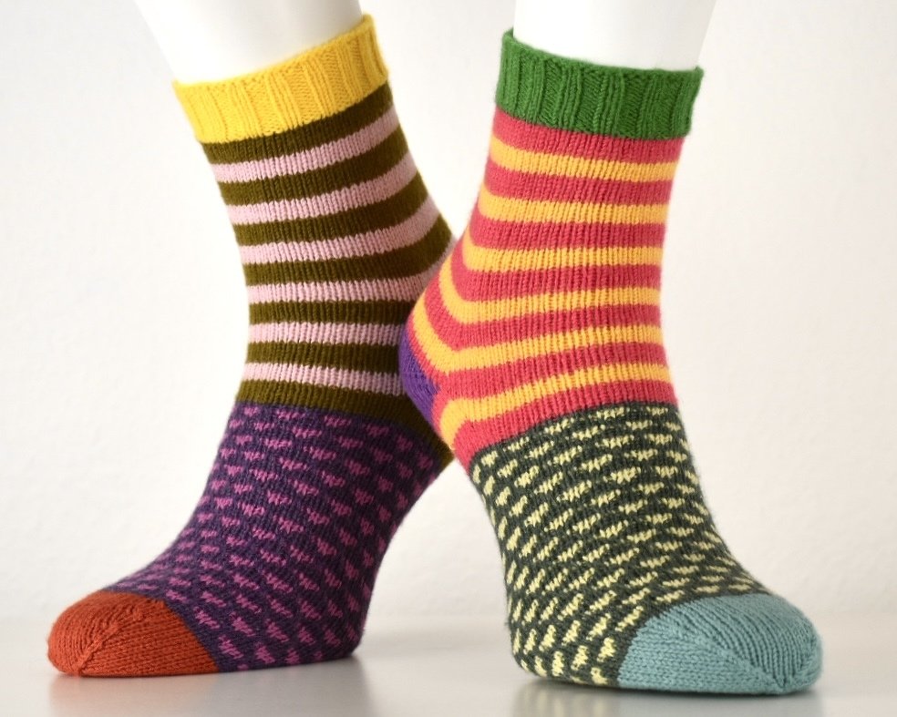 Strickanleitung Resteverwertung Im Kaninchenbau Socks 1