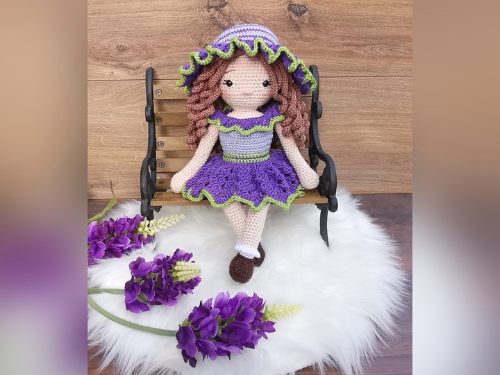 LITTLE MISS MIA - crochetpattern doll, incl. dress and hat
