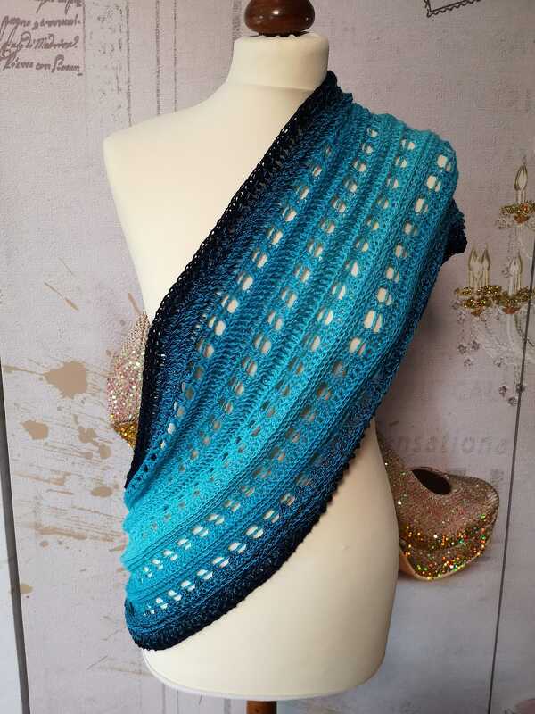 Häkelanleitung Möbius Loop Twister