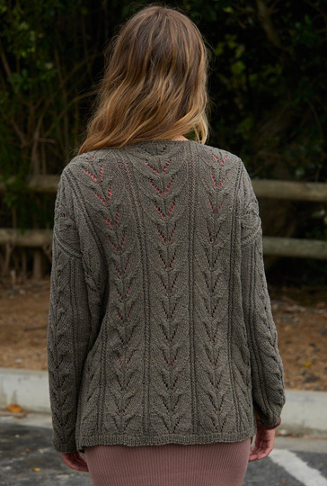 Twinset mit Ajourmuster in Dunkelgrün und Rosa