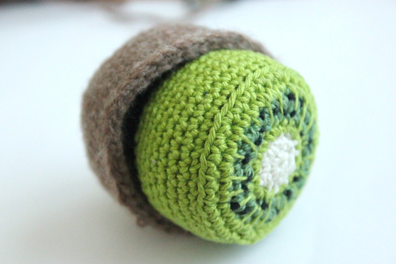 Häkelanleitung "Halbe Kiwi mit Löffel" / super für Wollreste