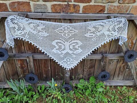 Häkelanleitung Motivtuch "Schmetterlingswiese" mit Blümchenborte