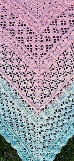 Häkelanleitung Dreieckstuch "Ineira"