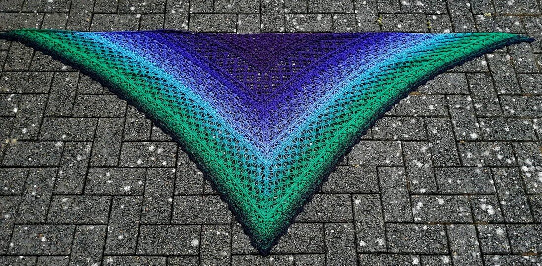 Häkelanleitung Dreieckstuch "Ineira"