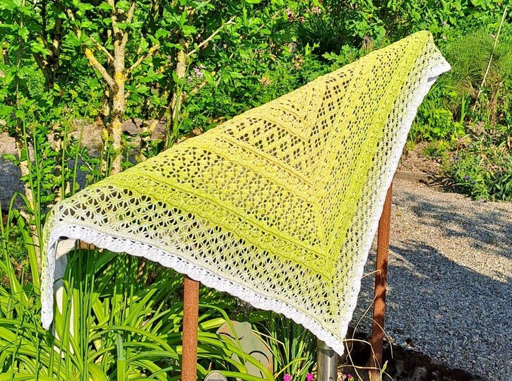 Häkelanleitung Dreieckstuch "Ineira"