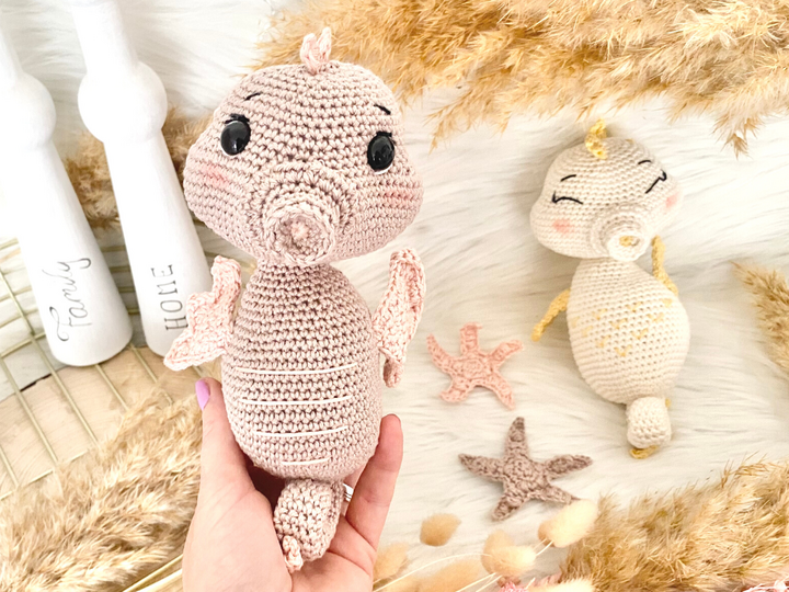 Seepferdchen Maila- Häkelnaleitung Amigurumi/ Kuscheltier von Wolldiamant