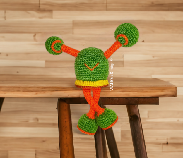 Crochet Pattern Miniature Alien Amigurumi