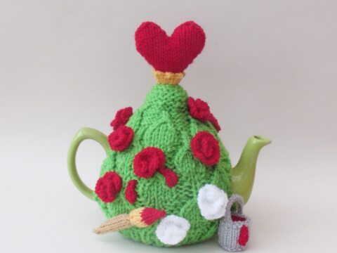 Painting the White Roses Red Tea Cosy Knitting Pattern