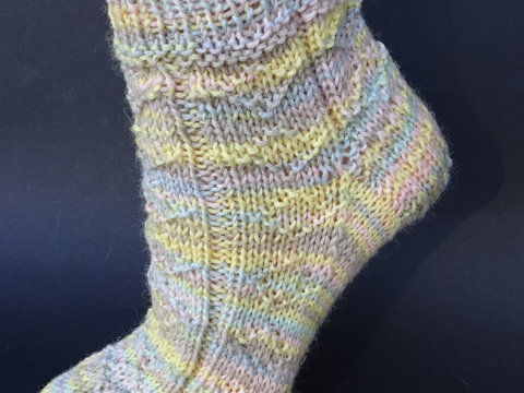 Strickanleitung Kurzsocken mit Rechts-Links-Muster, Gr. 37/38
