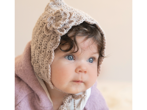 Baby-Zwergenmütze "Alma" im Muschelmuster mit Blume Häkelanleitung // PDF