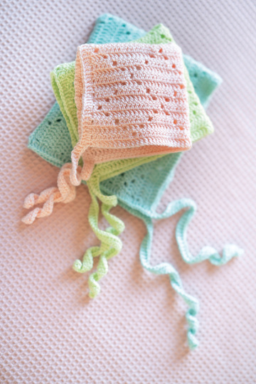 Baby-Zwergenmütze "Pernilla" im Filethäkelmuster Häkelanleitung // PDF