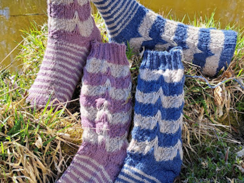 Socken Strickanleitung " hochgezogene Maschen "