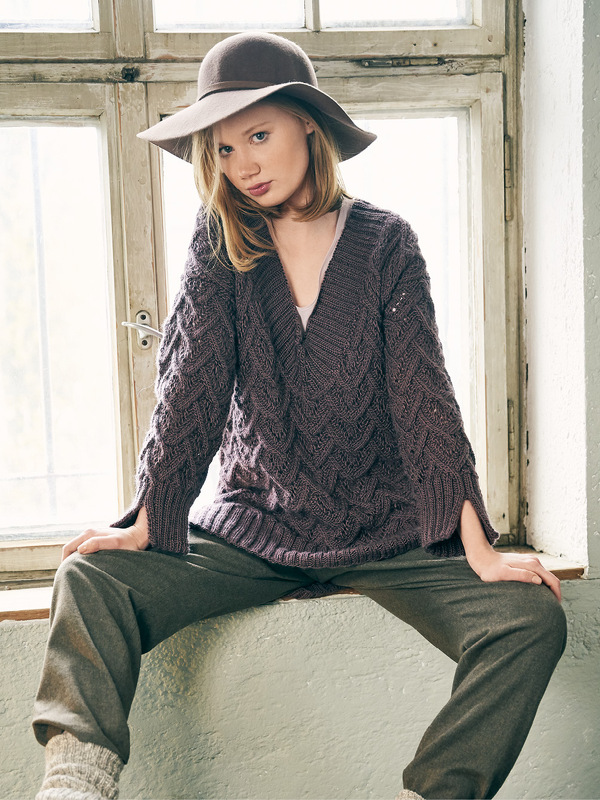 V-Ausschnittpulli mit schönen Details