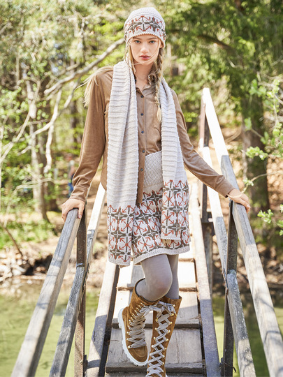 Set aus Rock, Schal und Mütze