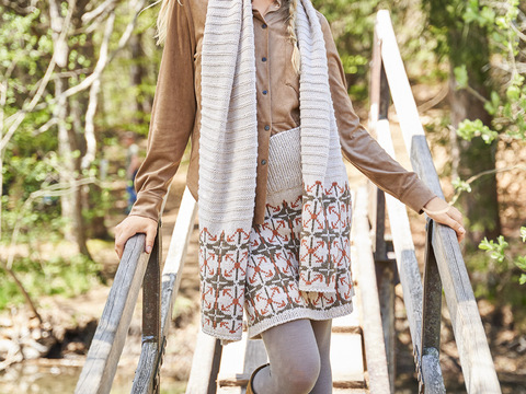 Set aus Rock, Schal und Mütze