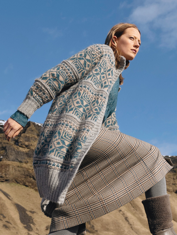 Kurzmantel im Jacquardmuster