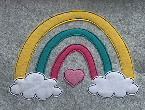 Stickdatei Regenbogen, Doodle, Herz und Wolke 861 Taschenmotiv, Kissenmotiv