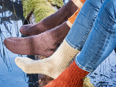 Gemütliche Socken mit unterschiedlichen Strukturmustern