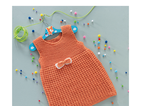 Baby-Kleidchen "Michelle" in Lachs mit Schleifchen Strickanleitung // PDF