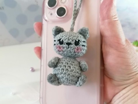 Mini Cat Amigurumi Crochet Pattern – Cute Kitten Keychain or Bag Charm