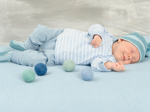 Kuschelige Schühchen & Mützchen für Buben und Mädchen