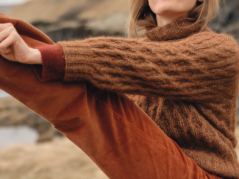 Raglanpulli im Zopfmuster