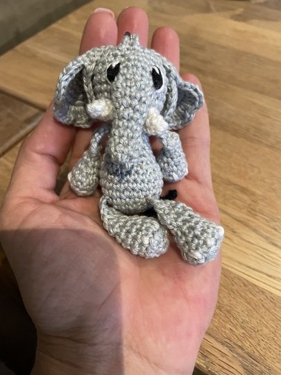 PDF Häkelanleitung kleiner Elefant Anton, Schlüsselanhänger, Taschenbaumler