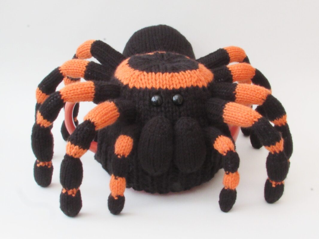 Mexican Redknee Tarantula Tea Cosy Knitting Pattern