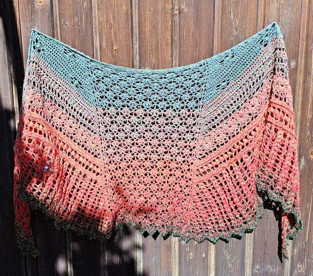 Madagaskar - wing shaped cloth - crochet pattern