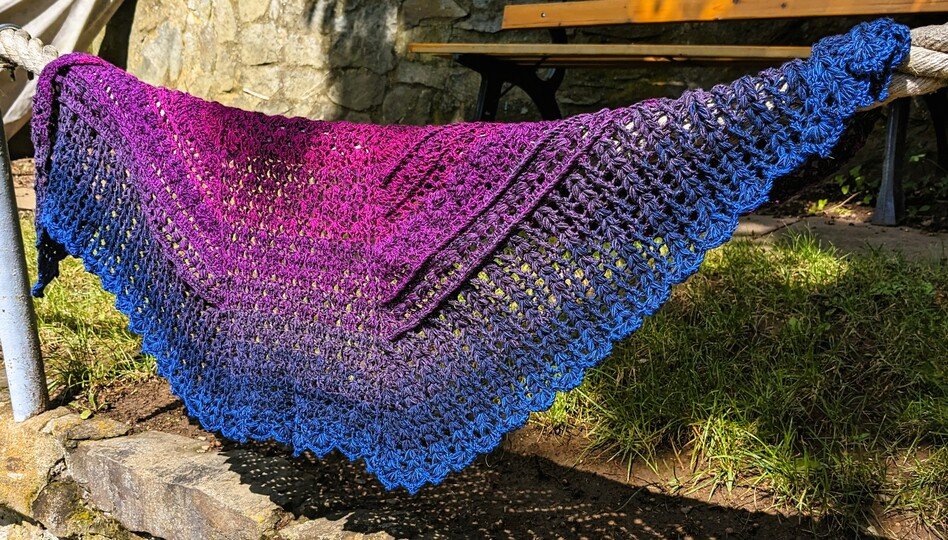 Madagaskar - wing shaped cloth - crochet pattern